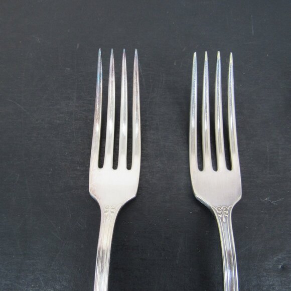 Barton & Reed Pompeian Greek Key & Scrollwork Design Dinner Fork Set of 4 Vntg - Picture 2 of 12